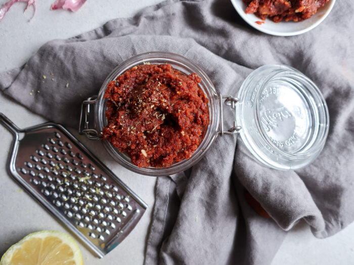 Červené rajčatové pesto